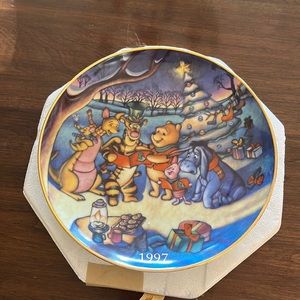 Winnie the Poohs Season of Song 1997 commemorative plate. The Disney store.